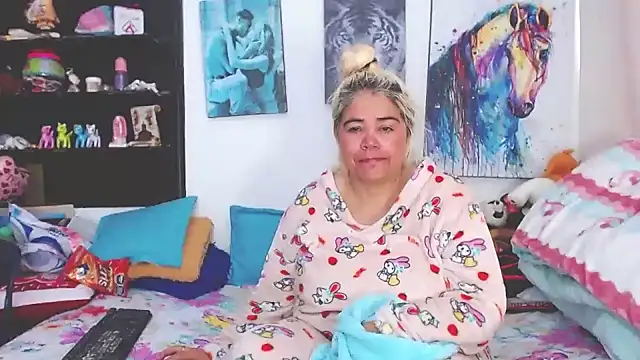 estrellita fugaz16x online show from 02/22/25, 12:51