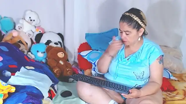 estrellita fugaz16x online show from 10/05/25, 04:55