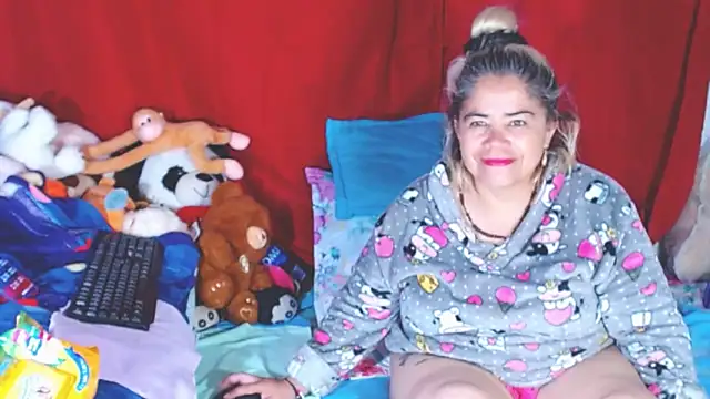 estrellita fugaz16x online show from 10/16/25, 02:56