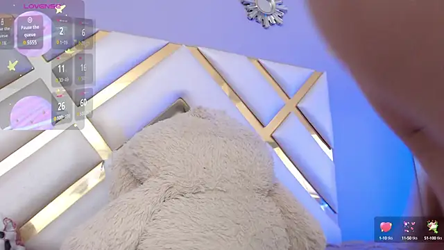 BeckyAnders online show from 09/30/25, 04:45