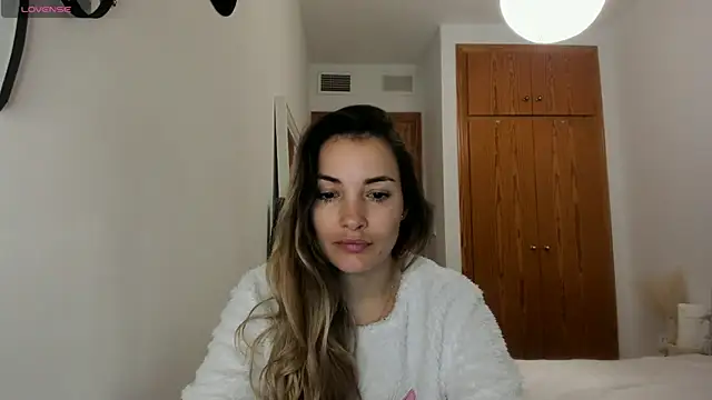 Snapshot of NiaStone chatting on 01/27/25, 06:52 NiaStone online show from 01/27/25, 06:52