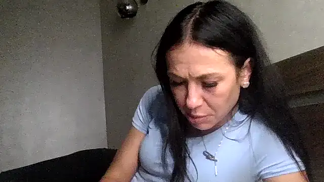 JulianaGold1 online show from 10/21/25, 08:31