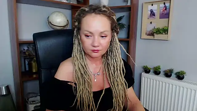 Snapshot of KayaMagic chatting on 12/17/24, 06:53 KayaMagic online show from 12/17/24, 06:53