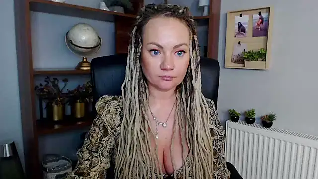 Snapshot of KayaMagic chatting on 12/18/24, 05:21 KayaMagic online show from 12/18/24, 05:21