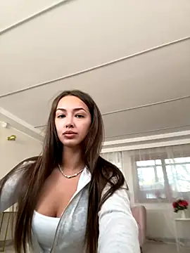 TiffanyHouston  online show from 10/31/25, 07:09