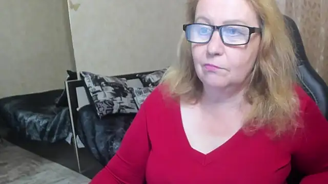 Frau Marta online show from 10/17/25, 12:08