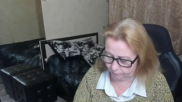 Frau Marta online show from 11/21/25, 03:00