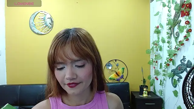 Snapshot of miss_tinnymafe chatting on 02/13/25, 08:48 miss tinnymafe online show from 02/13/25, 08:48