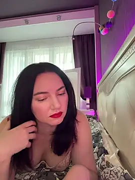 Snapshot of HotMilfMargo chatting on 03/04/25, 10:02 HotMilfMargo online show from 03/04/25, 10:02