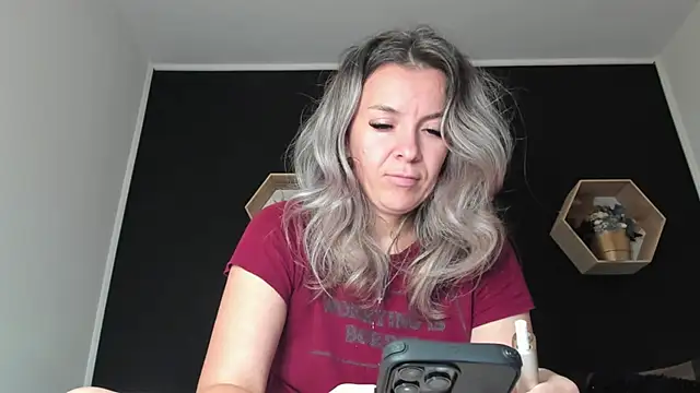 Snapshot of Alesys69 chatting on 09/28/25, 10:04 Alesys69 online show from 09/28/25, 10:04