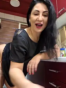 Snapshot of charrlote_love chatting on 02/02/25, 03:17 charrlote love online show from 02/02/25, 03:17