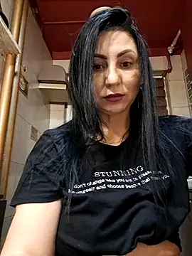 Snapshot of charrlote_love chatting on 03/01/25, 05:27 charrlote love online show from 03/01/25, 05:27
