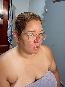 Snapshot of Johana_bbw chatting on 09/18/25, 03:25 Johana bbw online show from 09/18/25, 03:25