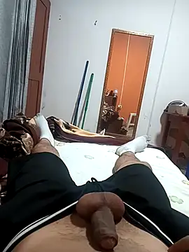 Snapshot of Lubraes chatting on 10/31/25, 03:51 Lubraes online show from 10/31/25, 03:51