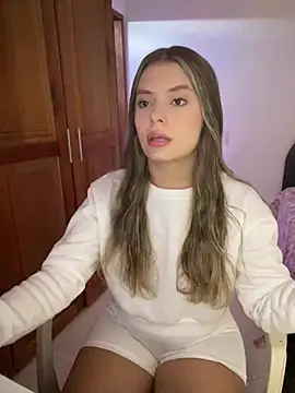 Snapshot of Miss_valeriaa chatting on 03/19/25, 02:57 Miss valeriaa online show from 03/19/25, 02:57