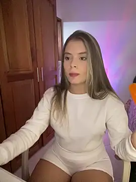 Snapshot of Miss_valeriaa chatting on 03/19/25, 08:43 Miss valeriaa online show from 03/19/25, 08:43