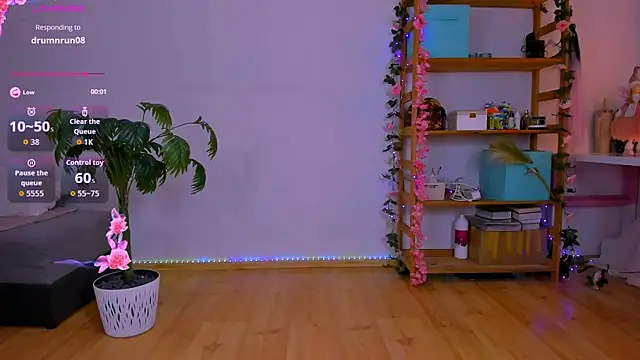 Teylor Fly online show from 10/20/25, 06:36