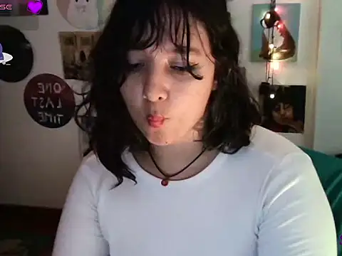 Snapshot of soynanabela28 chatting on 03/03/25, 10:42 soynanabela28 online show from 03/03/25, 10:42
