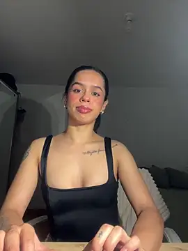 Snapshot of xlovelygirlx chatting on 01/03/25, 11:12 xlovelygirlx online show from 01/03/25, 11:12