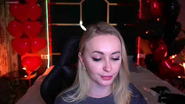 GraceCandy online show from 02/18/25, 01:21