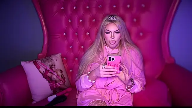 Snapshot of bimbotwerkqueen chatting on 01/31/25, 01:33 bimbotwerkqueen online show from 01/31/25, 01:33