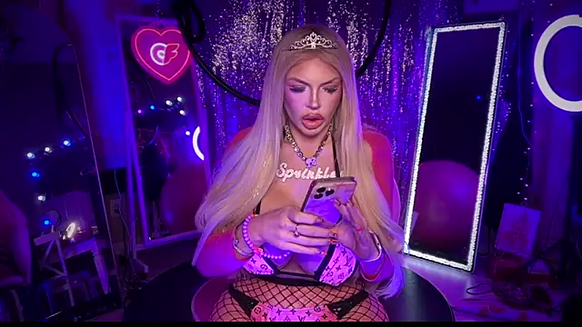 Snapshot of bimbotwerkqueen chatting on 02/19/25, 01:08 bimbotwerkqueen online show from 02/19/25, 01:08