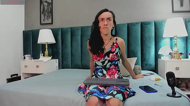 Snapshot of Karol_fenixx chatting on 01/26/25, 10:02 Karol fenixx online show from 01/26/25, 10:02