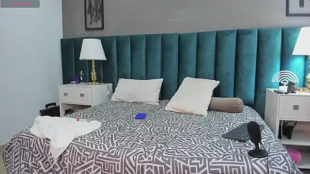 Snapshot of Karol_fenixx chatting on 02/03/25, 07:51 Karol fenixx online show from 02/03/25, 07:51