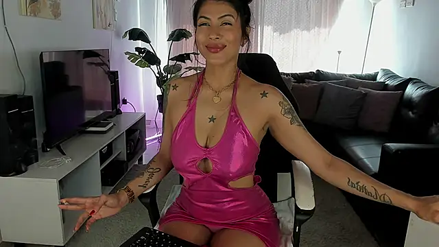 Snapshot of pamela_reyes_ chatting on 12/28/24, 05:03 pamela reyes online show from 12/28/24, 05:03