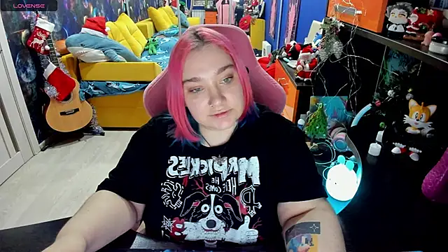 Snapshot of Softie_Sofy chatting on 01/11/25, 12:18 Softie Sofy online show from 01/11/25, 12:18