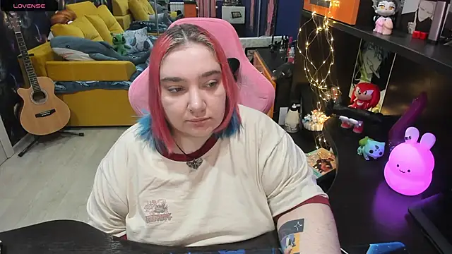 Snapshot of Softie_Sofy chatting on 02/19/25, 02:23 Softie Sofy online show from 02/19/25, 02:23