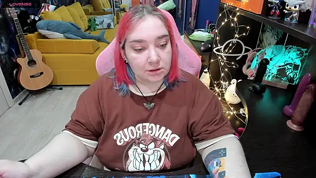 Snapshot of Softie_Sofy chatting on 03/18/25, 03:53 Softie Sofy online show from 03/18/25, 03:53