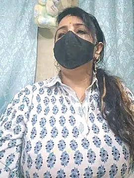 cute-tanvi online show from 11/01/25, 12:56