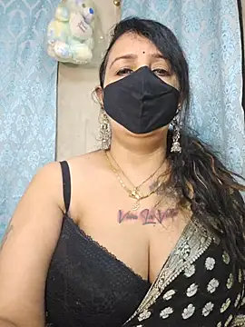 cute-tanvi online show from 11/08/25, 12:44