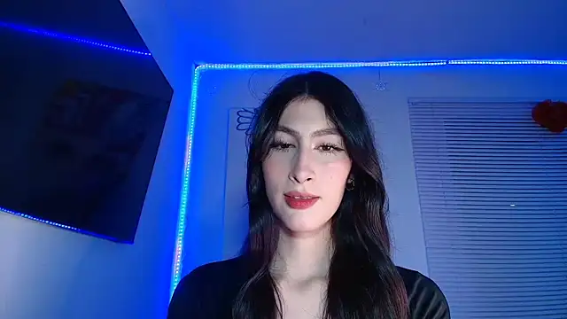 Snapshot of valeria_gonzales_ chatting on 10/07/25, 11:02 valeria gonzales online show from 10/07/25, 11:02