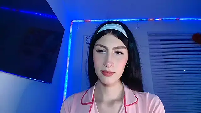 Snapshot of valeria_gonzales_ chatting on 11/14/25, 10:40 valeria gonzales online show from 11/14/25, 10:40