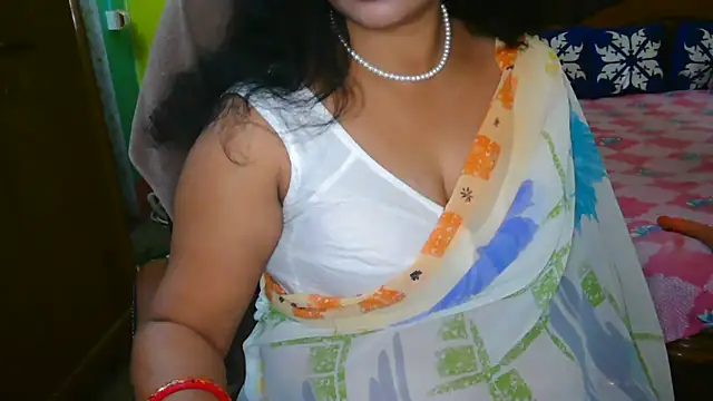 Snapshot of Anushka_21 chatting on 12/12/24, 06:53 Anushka 21 online show from 12/12/24, 06:53