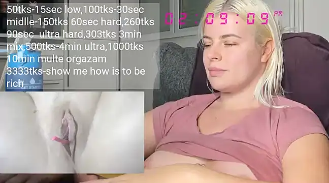Snapshot of queenofthenighttt chatting on 12/26/24, 01:10 queenofthenighttt online show from 12/26/24, 01:10
