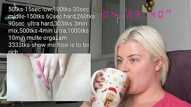 Snapshot of queenofthenighttt chatting on 02/08/25, 03:31 queenofthenighttt online show from 02/08/25, 03:31