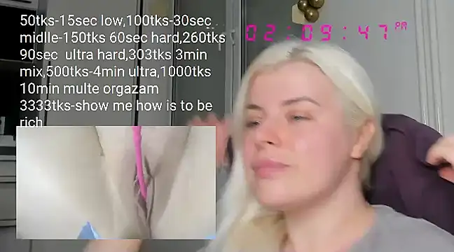 Snapshot of queenofthenighttt chatting on 03/10/25, 01:10 queenofthenighttt online show from 03/10/25, 01:10