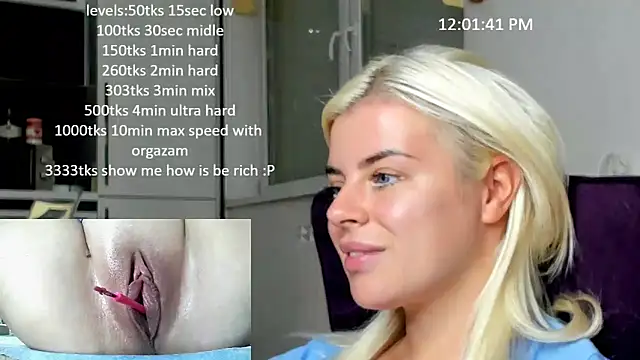 queenofthenighttt online show from 10/31/25, 11:00