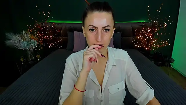 Rebecca Diamond online show from 02/05/25, 06:35