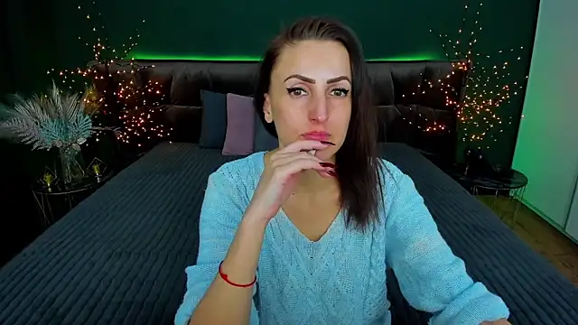 Rebecca Diamond online show from 02/11/25, 09:42