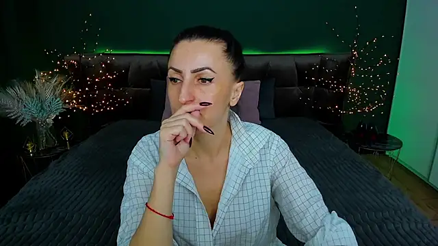 Rebecca Diamond online show from 03/05/25, 06:12