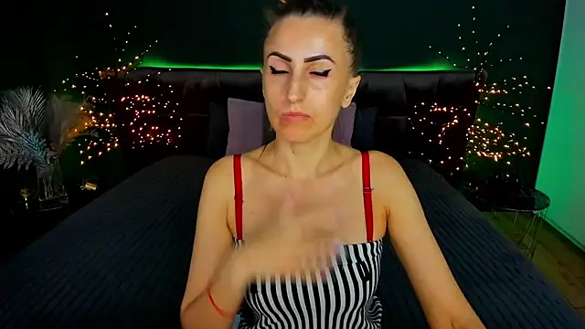 Rebecca Diamond online show from 09/22/25, 05:31