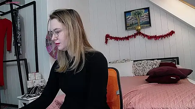 CindyJonson online show from 02/13/25, 07:24