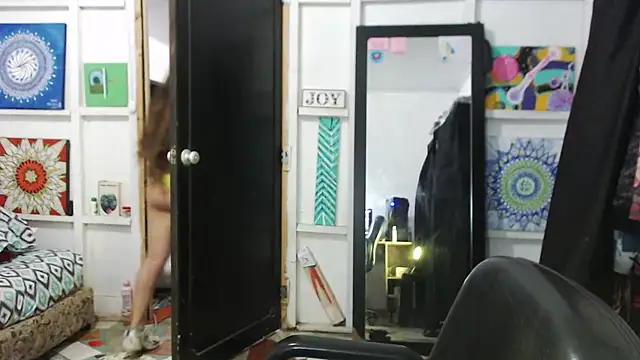 Snapshot of solamatista11 chatting on 10/17/25, 10:12 solamatista11 online show from 10/17/25, 10:12