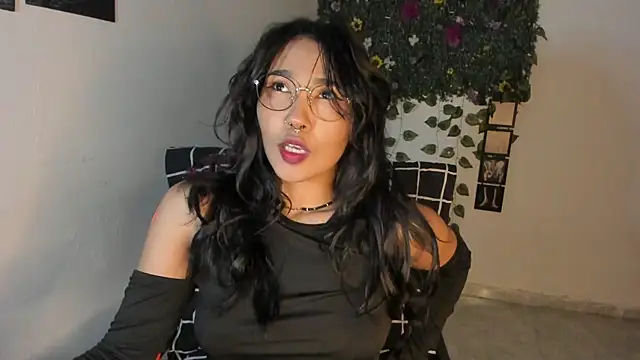 Snapshot of Mary_Rosse1 chatting on 10/20/25, 06:52 Mary Rosse1 online show from 10/20/25, 06:52