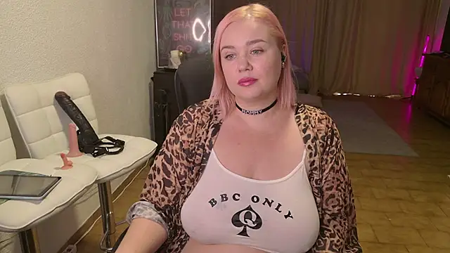 MargotGrey online show from 11/23/25, 11:32