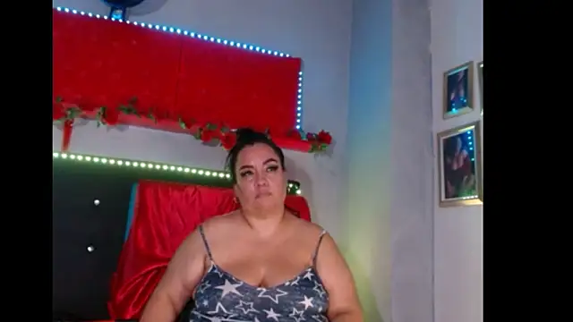 Snapshot of -helen chatting on 01/12/25, 06:39 -helen online show from 01/12/25, 06:39